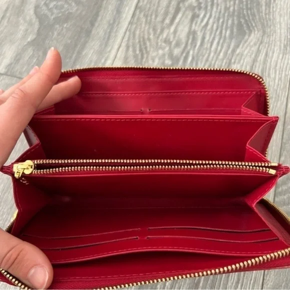 Authenticated Used Louis Vuitton Zippy Wallet  Monogram Vernis Pomme d'Amour Red - Picture 12 of 16